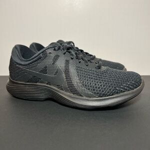 Womens NIKE Revolution 4 Triple Black Running Shoes / Size 6